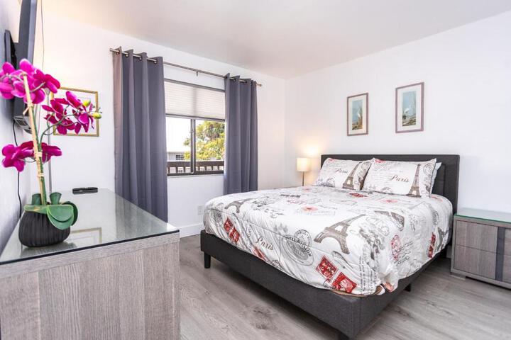 Bass & Sun Condominium 2 / 2 Bedroom