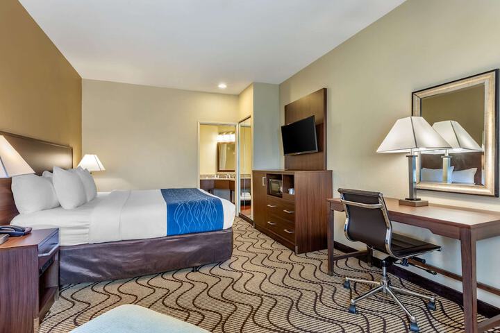 Room 25 of 39