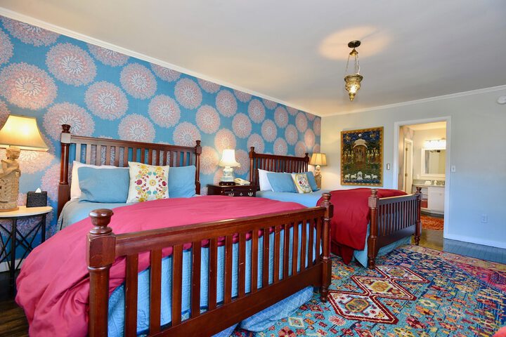 Room 162 of 275