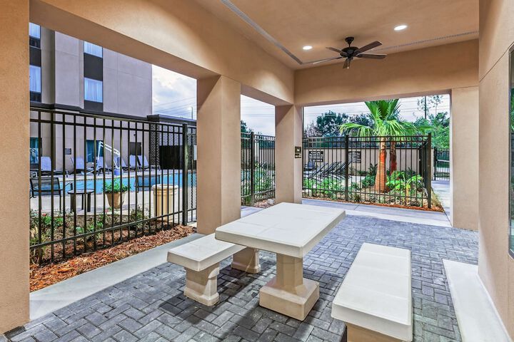 Terrace/Patio 31 of 33