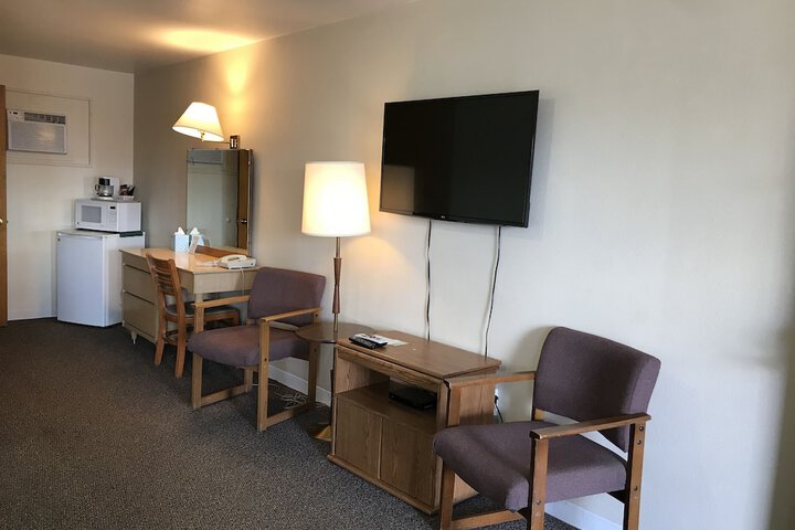Room 27 of 33