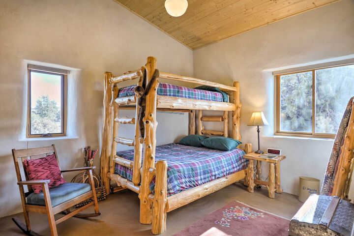 Family-friendly Del Norte Home w / Stunning Views!