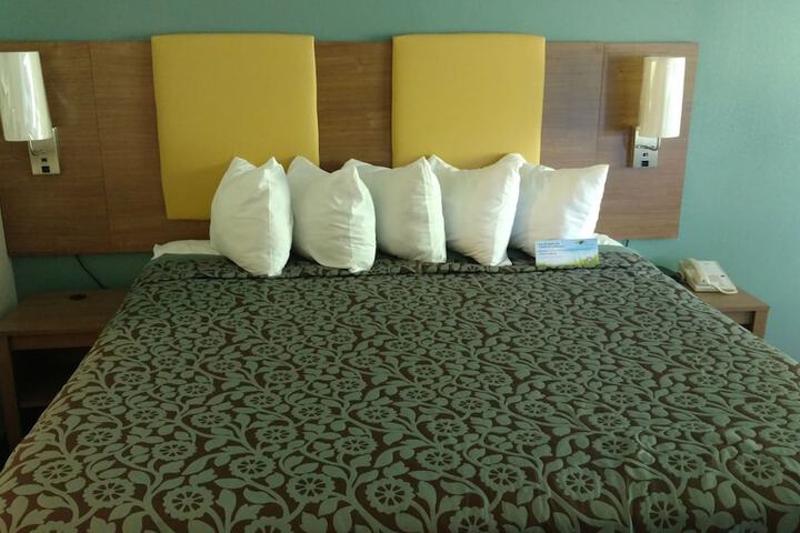 Days Inn by Wyndham Ashland