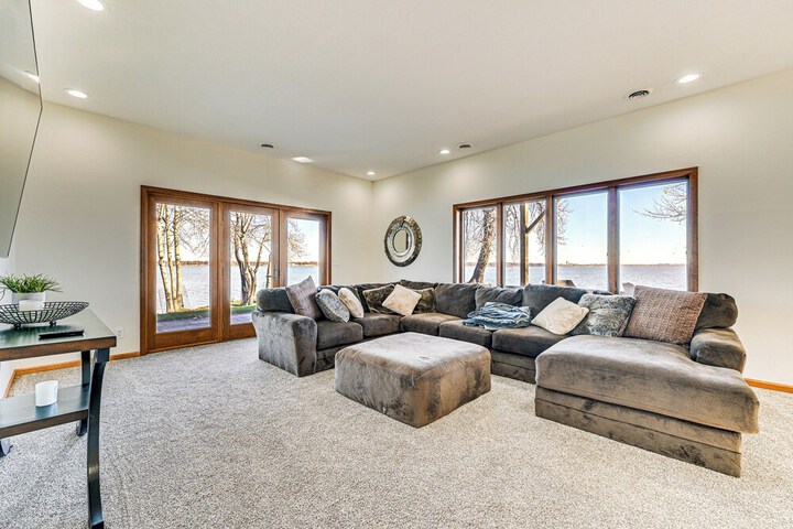 Waterfront Home w / Boat Dock & Deck in Storm Lake!