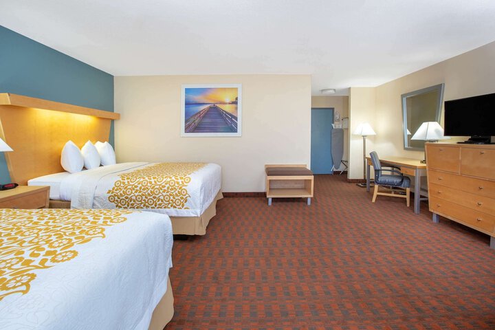 Room 32 of 43