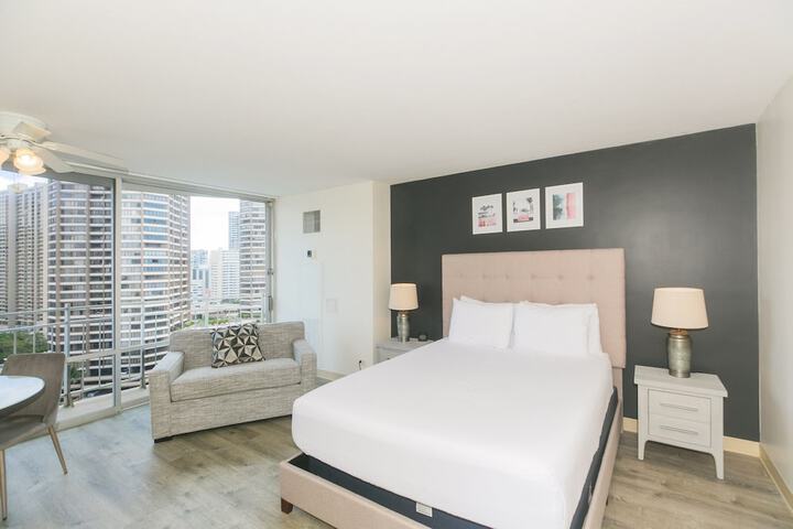 Room 33 of 60