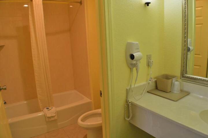 Room 26 of 39