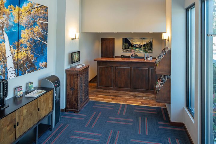 Hotel Interior 7 of 31