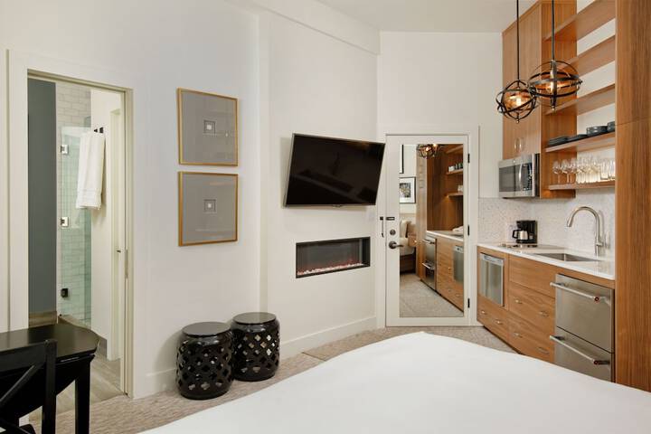 Room 106 of 127