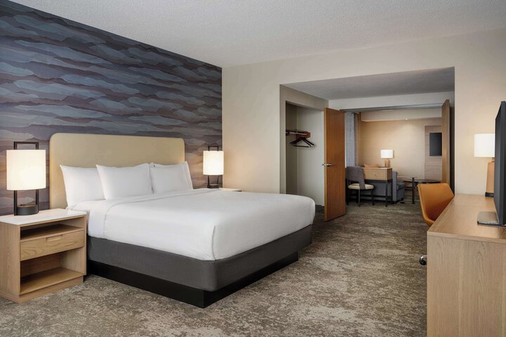 Embassy Suites by Hilton Charleston Airport Convention Ctr
