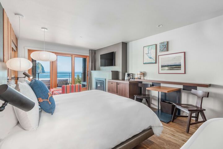 Headlands Coastal Lodge & Spa