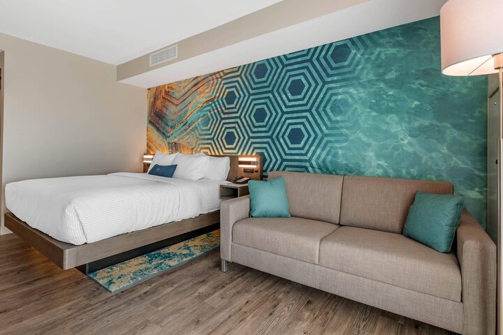 Cambria Hotel St. Petersburg-Madeira Beach Marina
