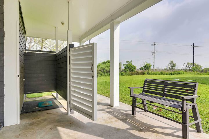 Walk to Shore: Home w / Deck in Crystal Beach!
