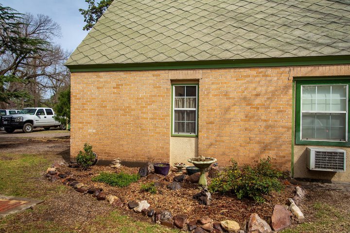 The Blue Room - Charming Studio Great Location! by RedAwning