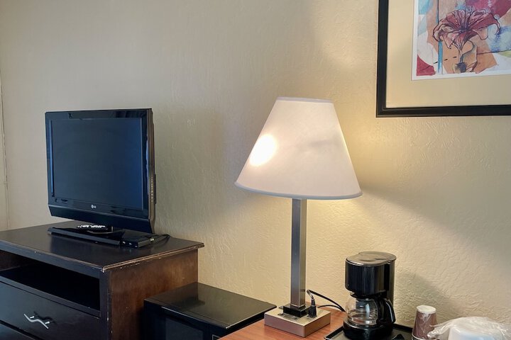 Room 16 of 30
