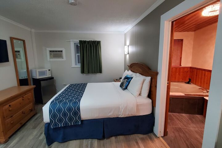 Room 52 of 181