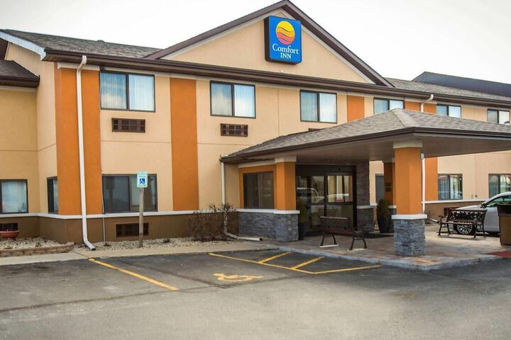 Comfort Inn Morris I-80