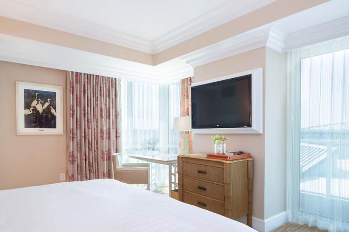 Room 27 of 54