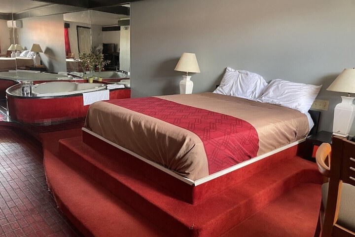 Room 25 of 39
