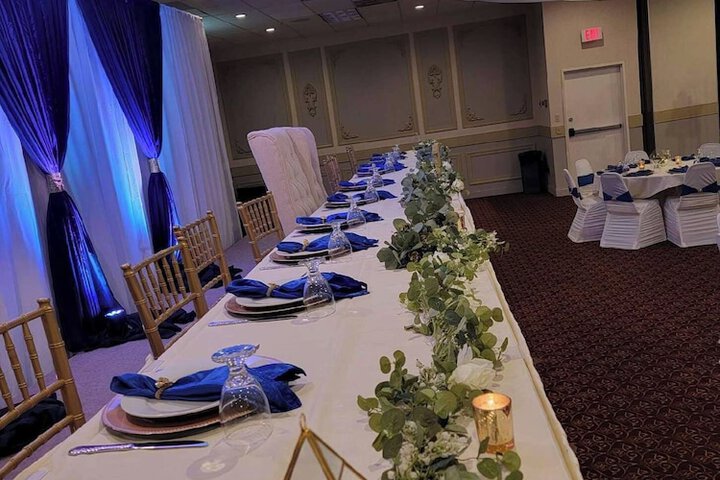 Ballroom/Hall 41 of 54