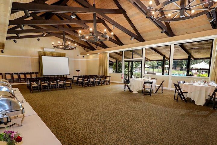 Ballroom/Hall 36 of 43