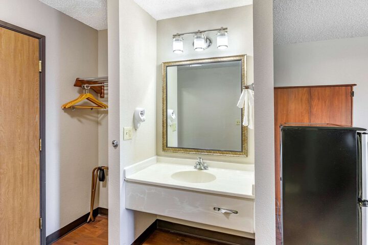 Room 46 of 49