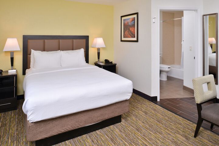 Room 14 of 28