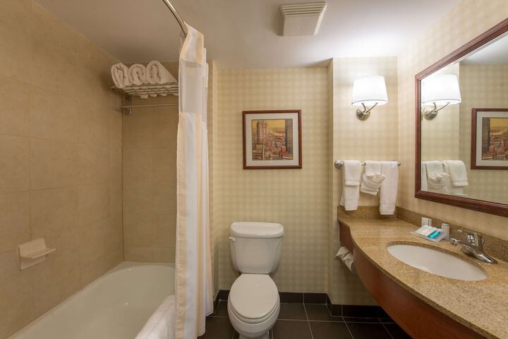 Hilton Garden Inn Manchester Downtown