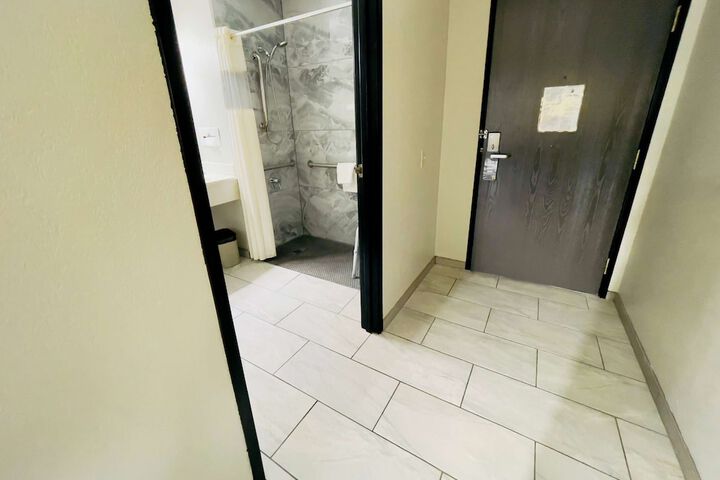 Room 12 of 65