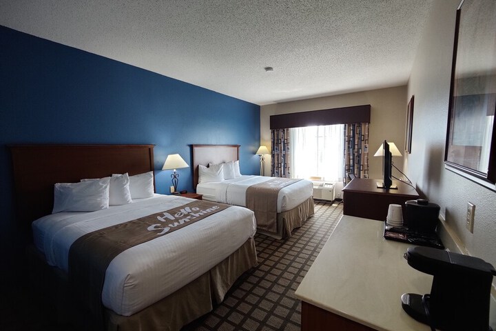 Baymont by Wyndham Albany MN