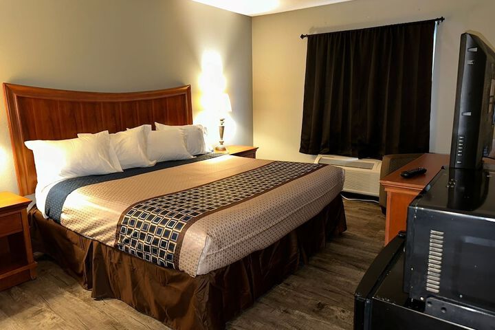 Royal Inn Suites
