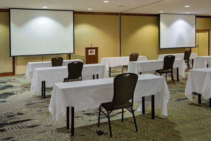DoubleTree by Hilton Hotel Newark Ohio