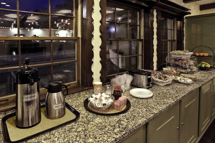 Breakfast/Coffee Service 20 of 28