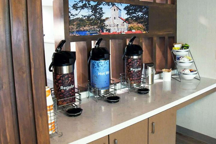 Breakfast/Coffee Service 64 of 78