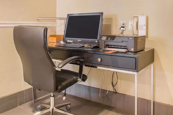 Business Center 46 of 47