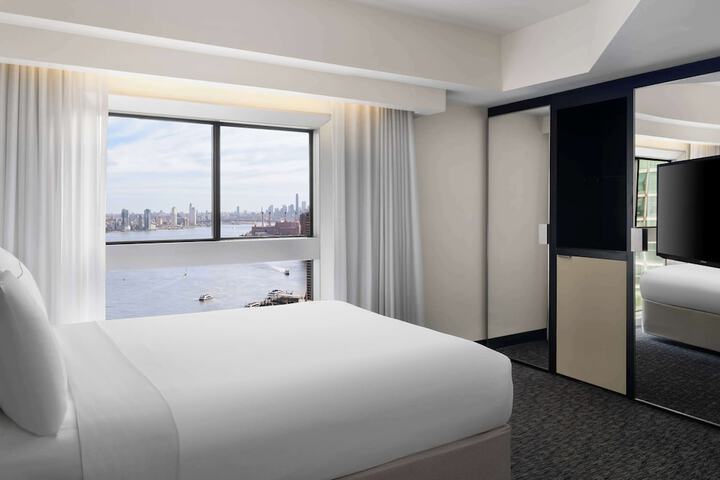 Room 73 of 113