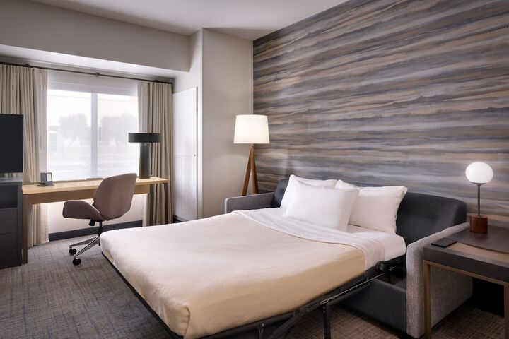 Room 32 of 41