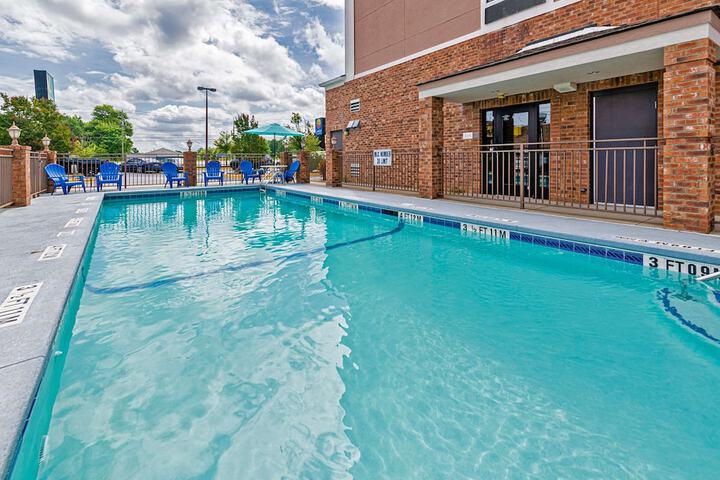 Pool 4 of 41