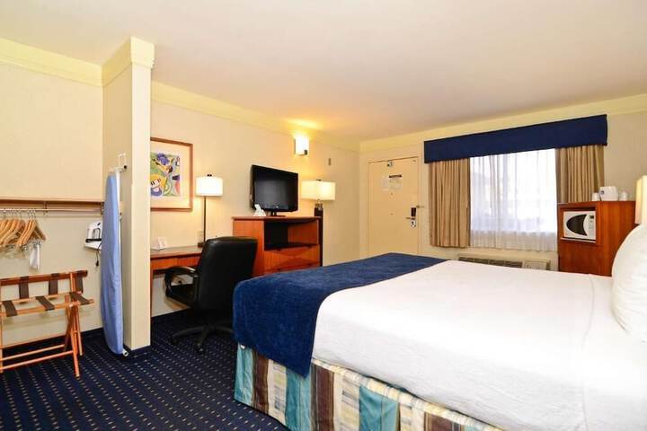 Room 10 of 26