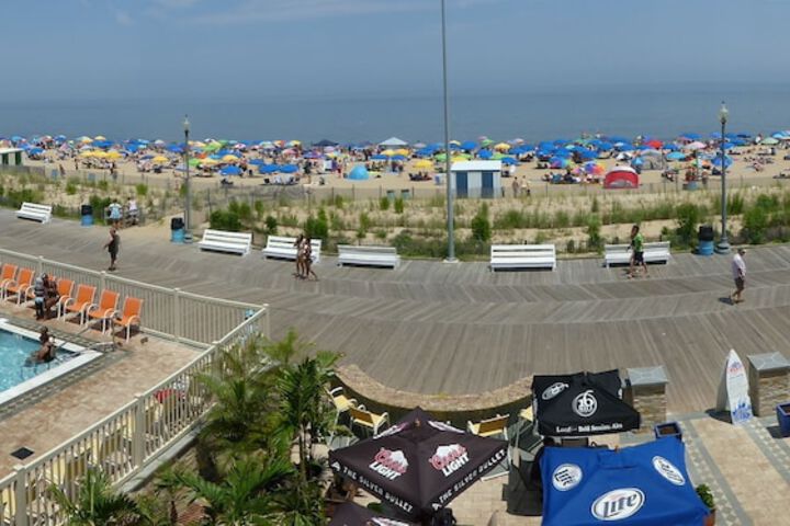 Atlantic Sands Hotel & Conference Center
