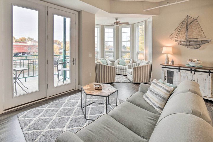Luxe Manistee Condo w / Balcony & River Views!
