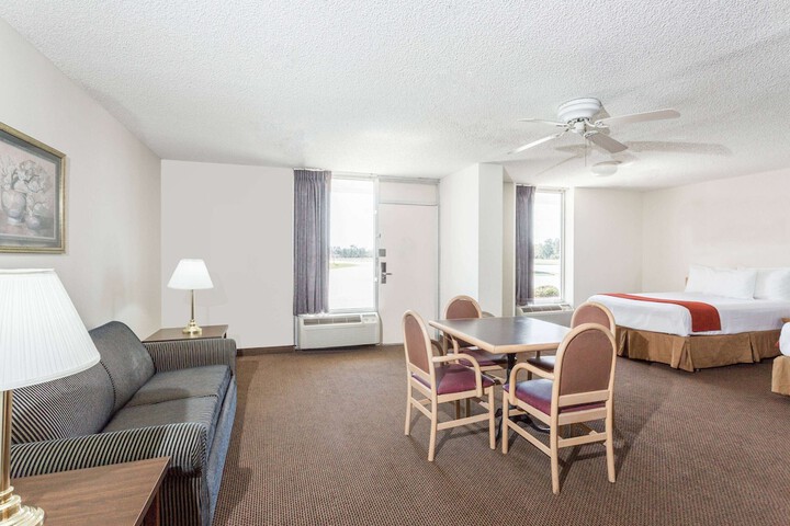 Room 8 of 21