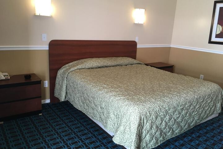 Room 18 of 19