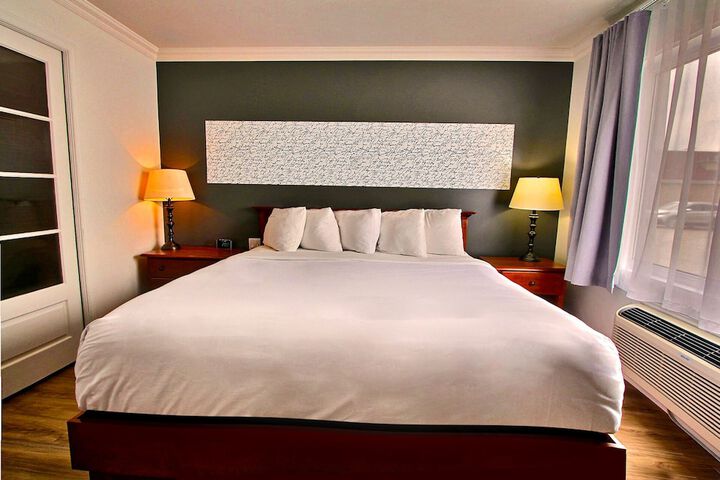 Room 43 of 59