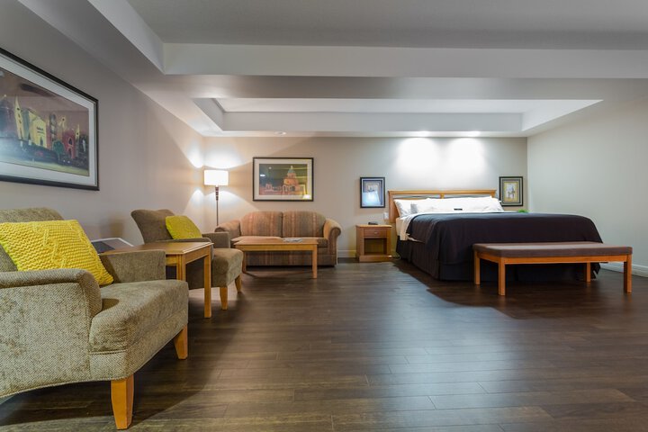 Royal Hotel Edmonton Airport Trademark Collection by Wyndham