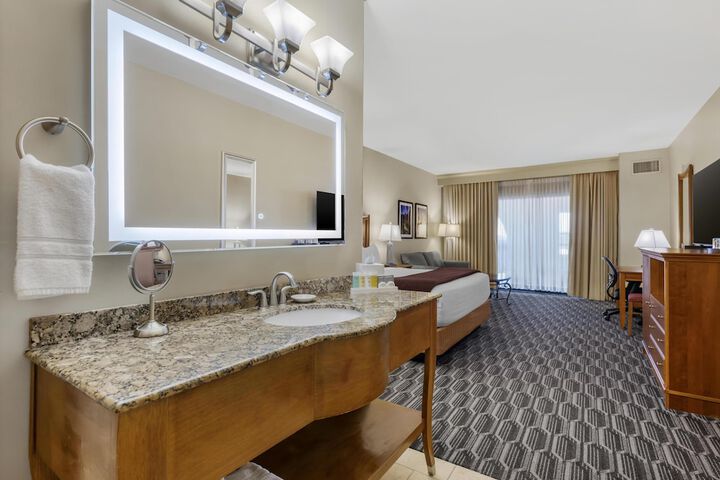 Best Western Plus Swiss Chalet Hotel & Suites