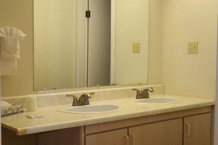 Room 34 of 48