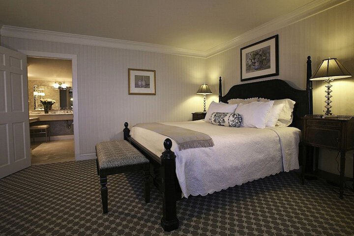 Room 27 of 47