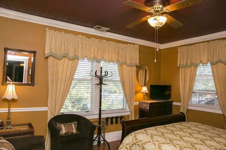 Room 10 of 50