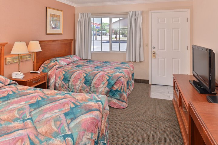 Room 10 of 21